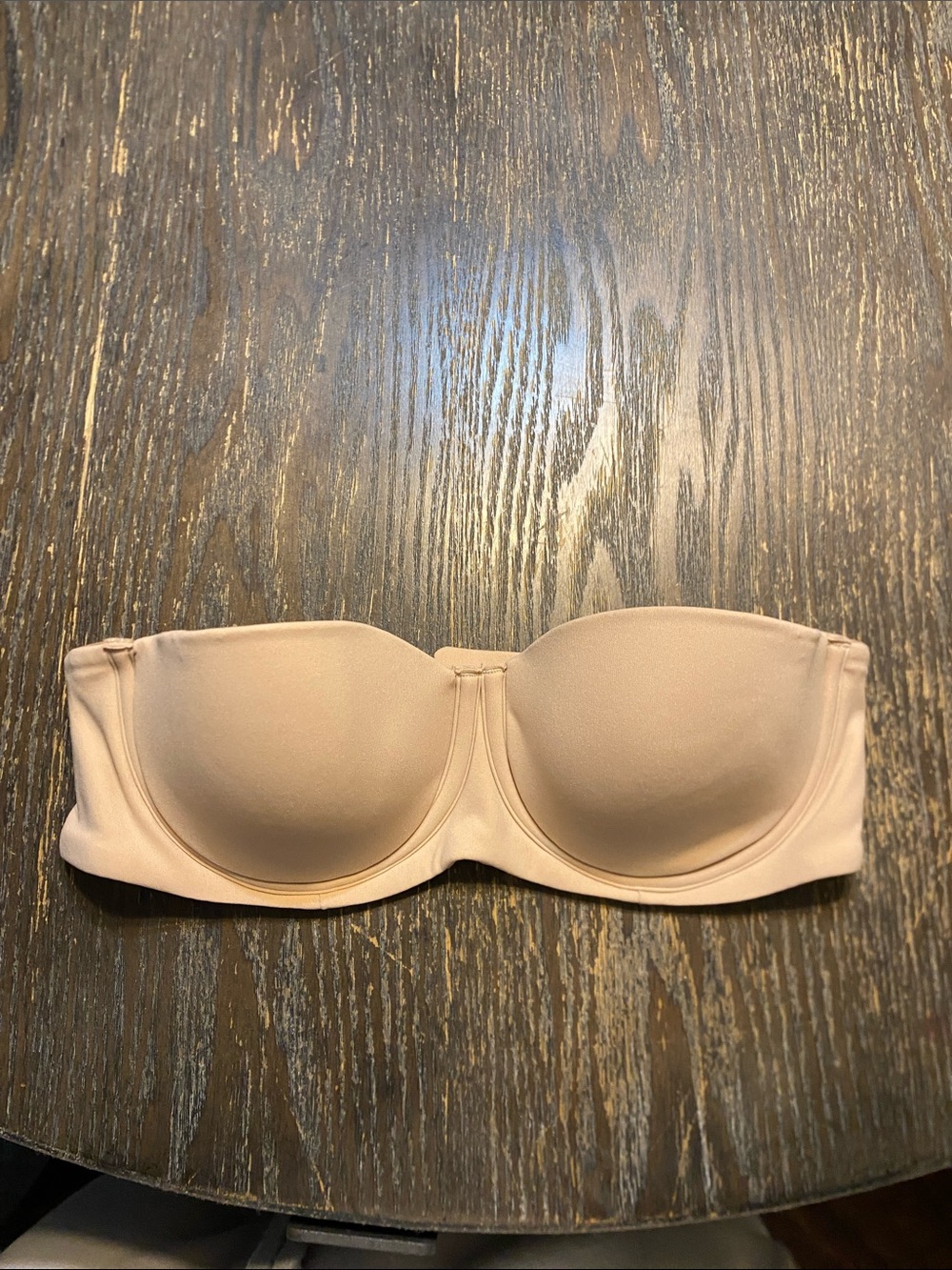 SKIMS Fits everybody Mica 30B Strapless bra NWOT no straps included